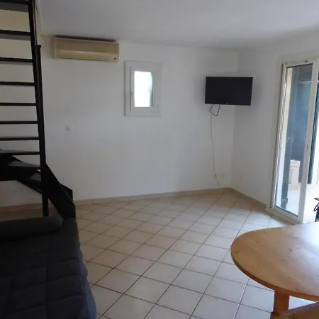 Cap D'agde, 3 Pieces, 6 Personnes - Fr-1-723-74
