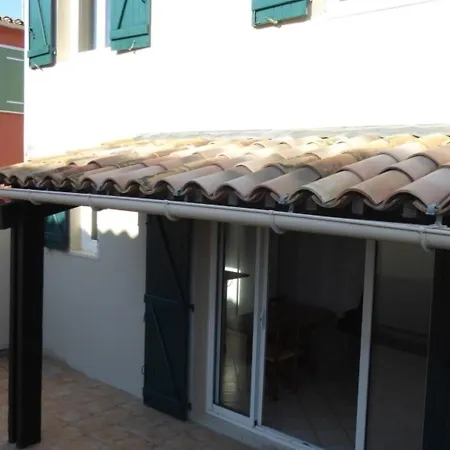 Cap D'agde, 3 Pieces, 6 Personnes - Fr-1-723-74 Agde